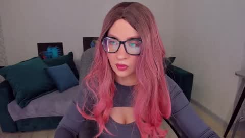 Snapshot of elisabethmills chatting on 02.01.25 Elisabeth online show from 02.01.25