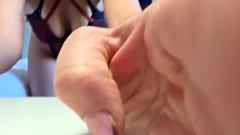 Snapshot of elisehipele chatting on 10.09.25 elisehipele online show from 10.09.25