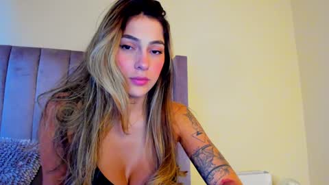Snapshot of eliza_sanz chatting on 02.01.25 My name is ElizaPVT is open online show from 02.01.25
