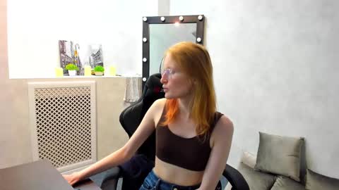 Snapshot of elizabeth_harpper chatting on 02.12.25 Elizabeth online show from 02.12.25