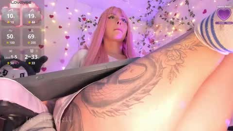    Independent Model online show from 02.23.25