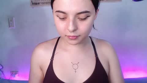 Snapshot of elizabeth_taylorxxx chatting on 01.19.25 Elizabeth Taylor online show from 01.19.25