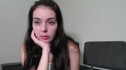 Snapshot of elizbetfox chatting on 10.21.25 elizbetfox online show from 10.21.25