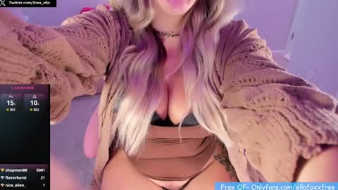 Snapshot of ella_foxx chatting on 01.23.25 ella_foxx online show from 01.23.25