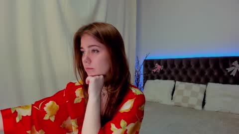 Snapshot of ella_mayers chatting on 02.12.25 Ella Mayers online show from 02.12.25