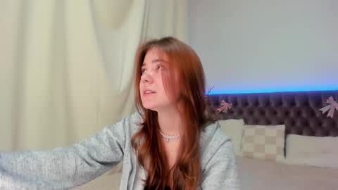 Snapshot of ella_mayers chatting on 03.01.25 Ella Mayers online show from 03.01.25
