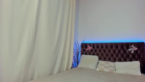 Snapshot of ella_mayers chatting on 03.06.25 Ella Mayers online show from 03.06.25