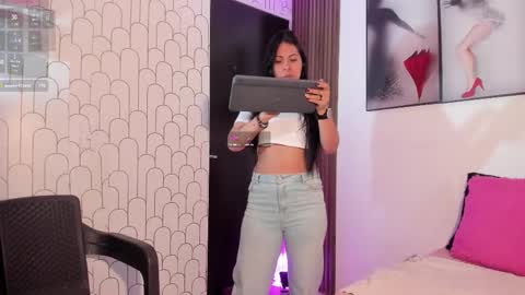 Snapshot of ella_rouse1 chatting on 09.16.25 ella rouse online show from 09.16.25