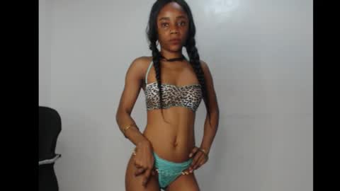 ella online show from 11.22.25