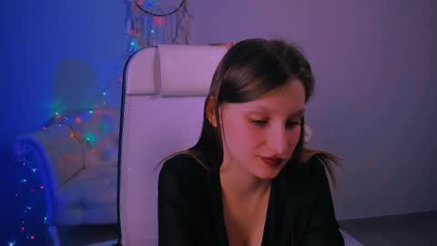Snapshot of ellahorton chatting on 02.20.25 Ella online show from 02.20.25
