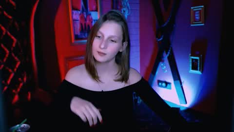 Snapshot of ellahorton chatting on 09.27.25 Ella online show from 09.27.25