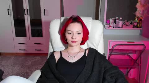 Snapshot of ellales chatting on 09.20.25 ellales online show from 09.20.25