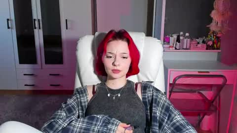 Snapshot of ellales chatting on 09.21.25 ellales online show from 09.21.25