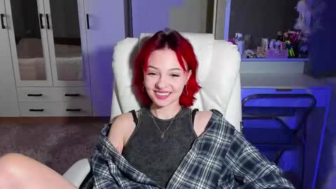 Snapshot of ellales chatting on 11.01.25 ellales online show from 11.01.25