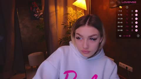 ellamilla online show from 01.06.25