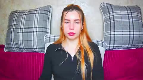 EllaNuar online show from 09.24.25