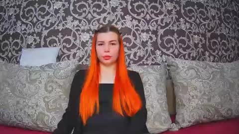 EllaNuar online show from 11.12.25