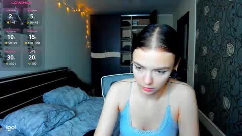 Snapshot of elle_blair chatting on 10.16.25 Luna online show from 10.16.25