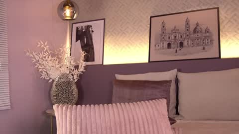 Snapshot of ellediane chatting on 01.21.25 Elle Diane online show from 01.21.25