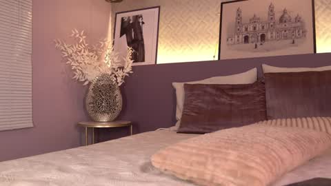 Snapshot of ellediane chatting on 01.31.25 Elle Diane online show from 01.31.25