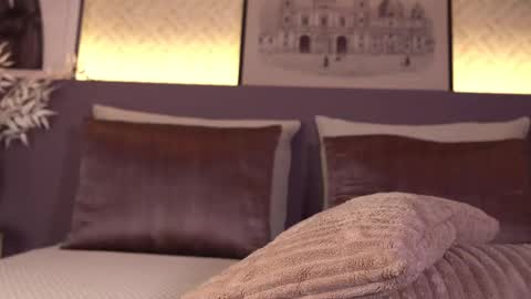 Snapshot of ellediane chatting on 02.18.25 Elle Diane online show from 02.18.25