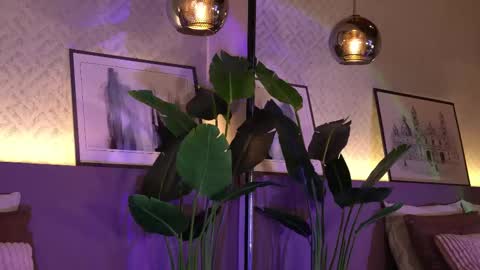 Snapshot of ellediane chatting on 03.06.25 Elle Diane online show from 03.06.25