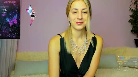Snapshot of ellen_ross chatting on 09.28.25 Ellen online show from 09.28.25