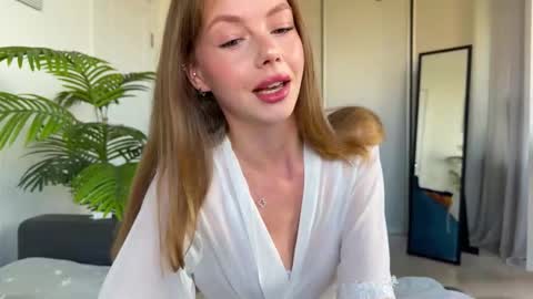 Snapshot of elli_harmon chatting on 09.09.25 Ellie  --- Ill see you either on Friday or Saturday and definitely on Sunday  online show from 09.09.25
