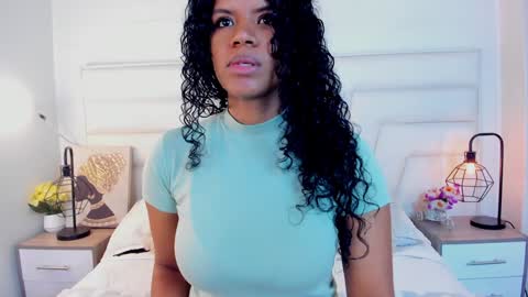Snapshot of ellie_alves chatting on 12.16.24 Ellie online show from 12.16.24
