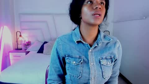 Snapshot of ellie_alves chatting on 02.01.25 Ellie online show from 02.01.25