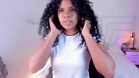 Snapshot of ellie_alves chatting on 03.03.25 Ellie online show from 03.03.25