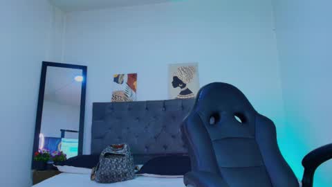 Snapshot of ellie_alves chatting on 09.18.25 Ellie online show from 09.18.25