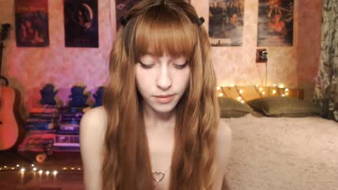 Snapshot of ellie_friendly chatting on 12.05.24 ellie_friendly online show from 12.05.24