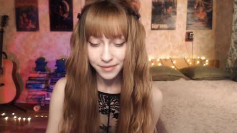 Snapshot of ellie_friendly chatting on 12.16.24 ellie_friendly online show from 12.16.24