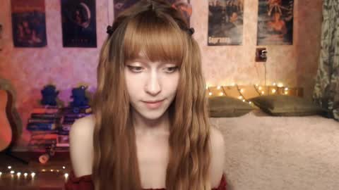 Snapshot of ellie_friendly chatting on 12.17.24 ellie_friendly online show from 12.17.24