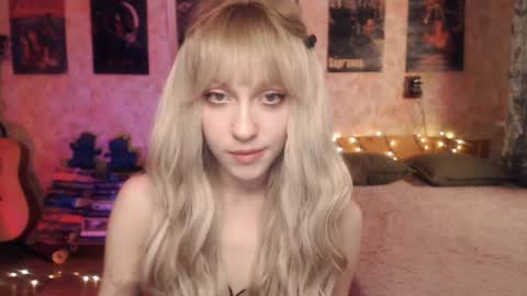 Snapshot of ellie_friendly chatting on 01.23.25 ellie_friendly online show from 01.23.25