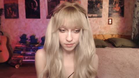 Snapshot of ellie_friendly chatting on 02.17.25 ellie_friendly online show from 02.17.25