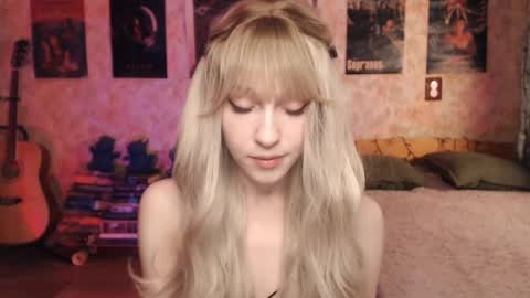 Snapshot of ellie_friendly chatting on 02.17.25 ellie_friendly online show from 02.17.25