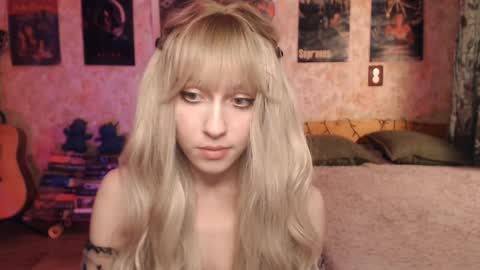 Snapshot of ellie_friendly chatting on 02.20.25 ellie_friendly online show from 02.20.25