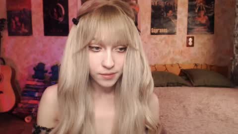 Snapshot of ellie_friendly chatting on 03.10.25 ellie_friendly online show from 03.10.25