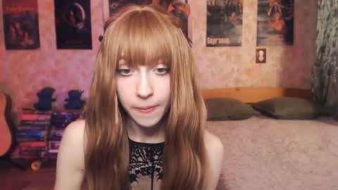 Snapshot of ellie_friendly chatting on 10.18.25 ellie_friendly online show from 10.18.25