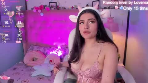 Snapshot of ellie_jhonson_ chatting on 03.08.25  Ellie Jhonson  online show from 03.08.25