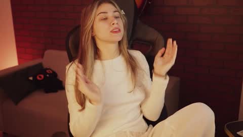 elliecutes online show from 01.07.25