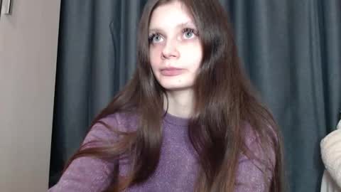 Snapshot of elliewalkersdreamgirl chatting on 10.19.25 Effie1818 online show from 10.19.25