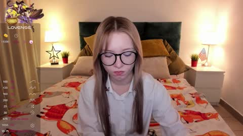 Snapshot of elliup chatting on 10.09.25 elliup online show from 10.09.25