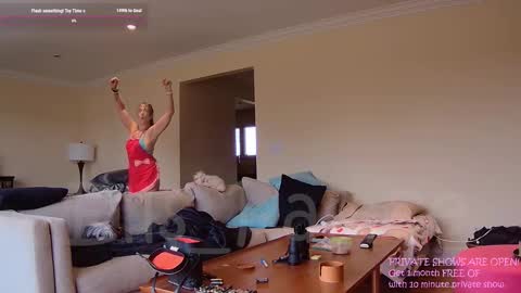 Snapshot of ells_palace chatting on 03.08.25 Ella Bella Bo Bella online show from 03.08.25