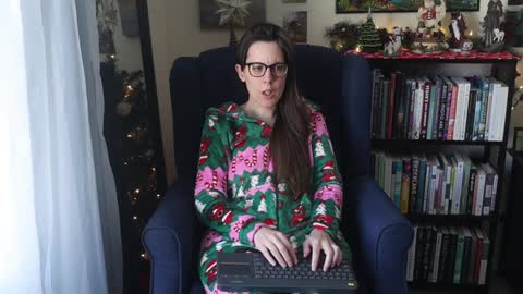 Snapshot of ellynaomi chatting on 12.21.24 Elly Naomi online show from 12.21.24