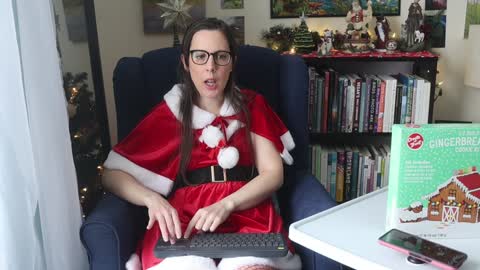 Snapshot of ellynaomi chatting on 12.22.24 Elly Naomi online show from 12.22.24