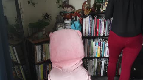 Snapshot of ellynaomi chatting on 10.19.25 Elly Naomi online show from 10.19.25