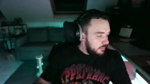 Snapshot of elmo__91 chatting on 11.04.25 Elmo online show from 11.04.25